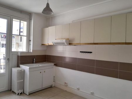 Location Appartement 2 pièces 60m² ANNECY 74000 - Photo 4