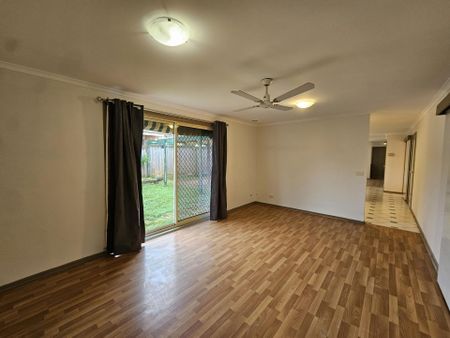 4 Parkinson Way, Roxburgh Park - Photo 5