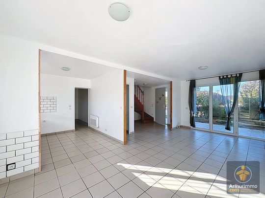 Location Maison 5 pièces 102 m2 à Sainte-Eulalie-en-Born - Photo 1