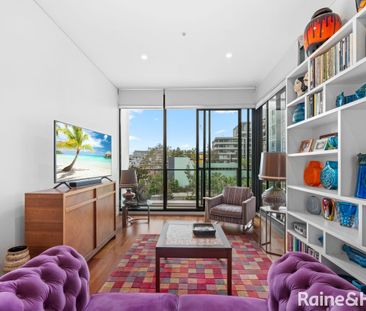 FULLY FURNISHED WATERFRONT HAVEN WITH PARK & WATER VIEWS - Photo 1