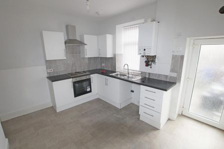 2 bedroom terraced house to rent - Photo 4