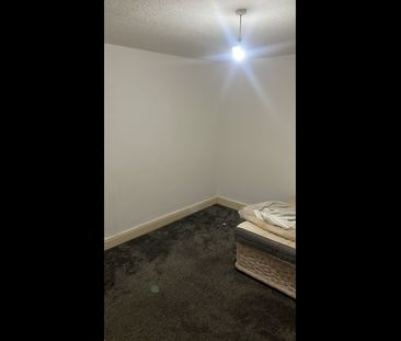 Room in a Shared House, Garton View, LS9 - Photo 5