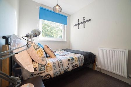 4 bedroom apartment to rent - Photo 5