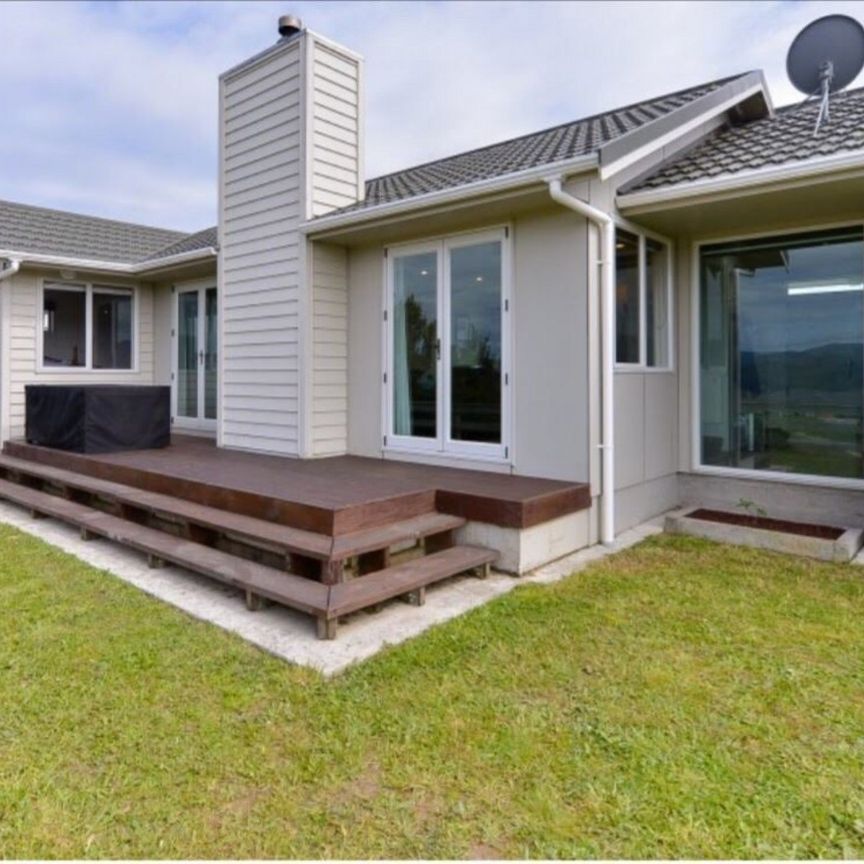 31 McEwen Crescent, Riverstone Terraces - Photo 1