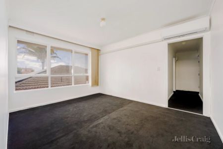 2 Bed, 1 Bath - Photo 5