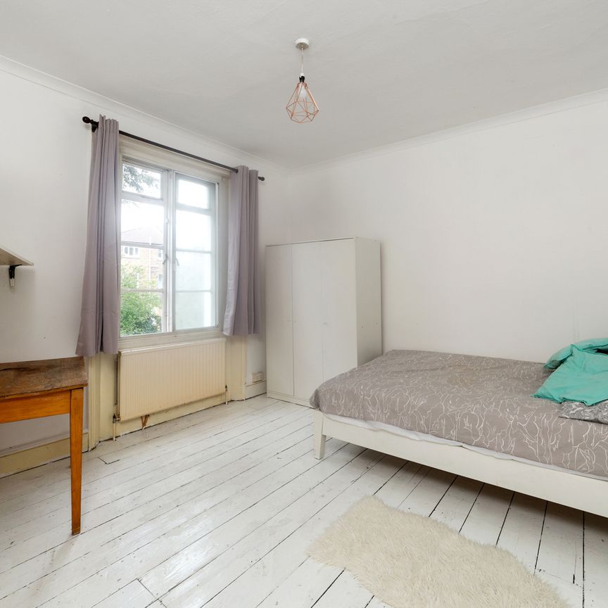 🏡 Modern Flat with Balcony in London Fields 🏡 - Photo 1