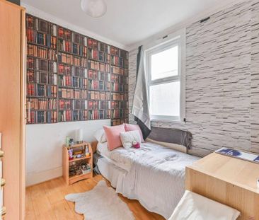 4 bedroom detached house to rent - Photo 2