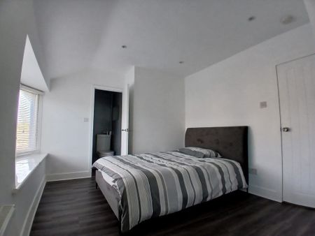 5 bed terraced house to rent in Harmer Road, Norwich, Norfolk - Photo 2