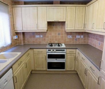 3 bedroom detached house to rent - Photo 3