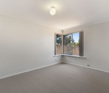Beautiful Family Home - Photo 2