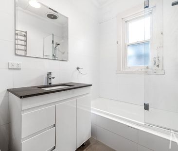 CHARMING FAMILY HOME - Photo 5