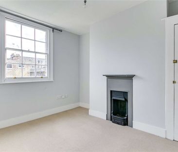 Unfurnished, three bedroom house located in the heart of Kennington. - Photo 6