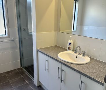 Modern Low Maintenance 3 Bedroom Home – Perfect for the Family! - Photo 3