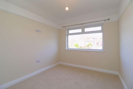 2 bedroom semi-detached bungalow to rent - Photo 4