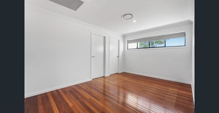 5 Bedroom Home 2 minutes from Varsity College Primary! - Photo 5