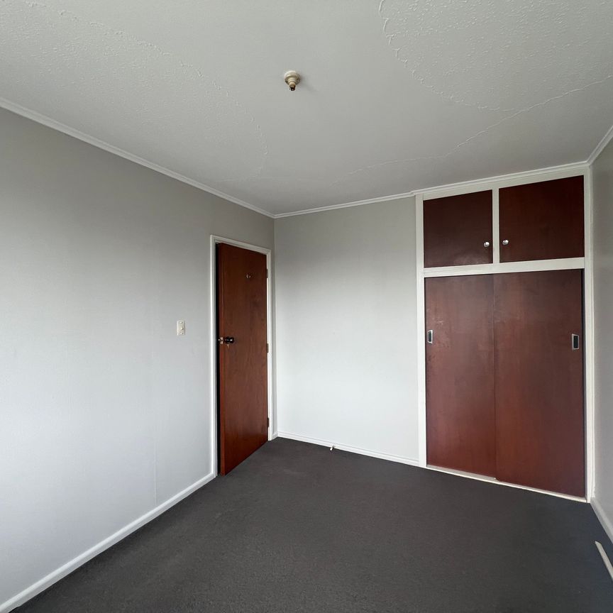 2 bedroom unit - Photo 1