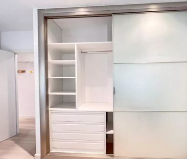 3-bedroom apartment for rent in Embajadores - Photo 1