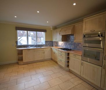 3 bedroom semi-detached house to rent - Photo 5