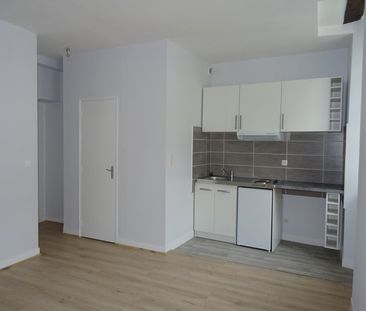 Location Appartement 1 pièce 23m² ORLEANS 45000 - Photo 2