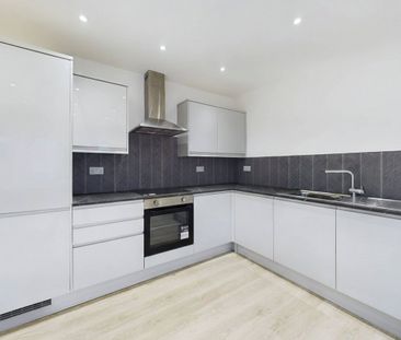 2 bedroom Maisonette in Frimley Road, Camberley - Photo 4