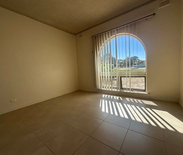 Functional, Low-Maintenance Ground Floor Unit – Available Now - Photo 4