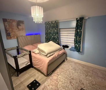 3 bedroom end of terrace house to rent - Photo 2