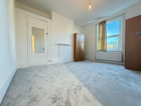 4 bedroom terraced house to rent - Photo 2