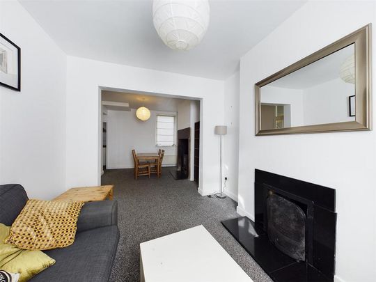 2 bedroom private hall to rent - Photo 1