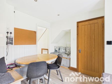 3 bedroom semi-detached house to rent - Photo 5