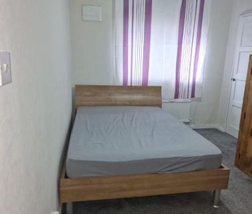 3 bedroom detached house to rent - Photo 3