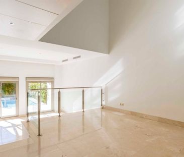 7 bedroom luxury Semidetached House for rent in Pozuelo de Alarcón,... - Photo 3
