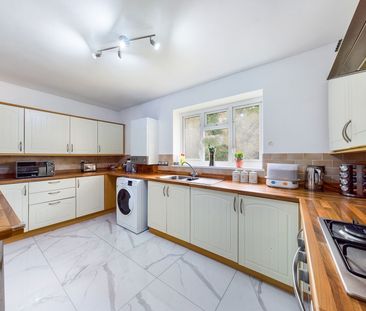2 Bedroom - Photo 5