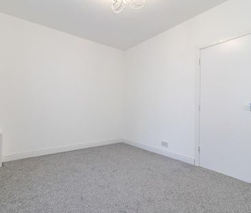 1 bedroom ground floor flat to rent - Photo 1