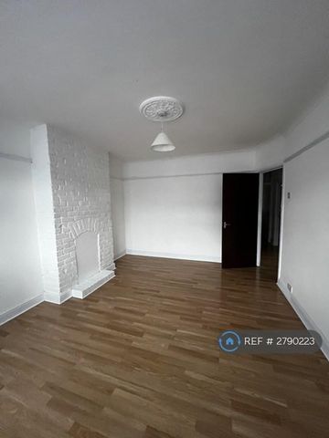 4 bedroom terraced house to rent - Photo 3