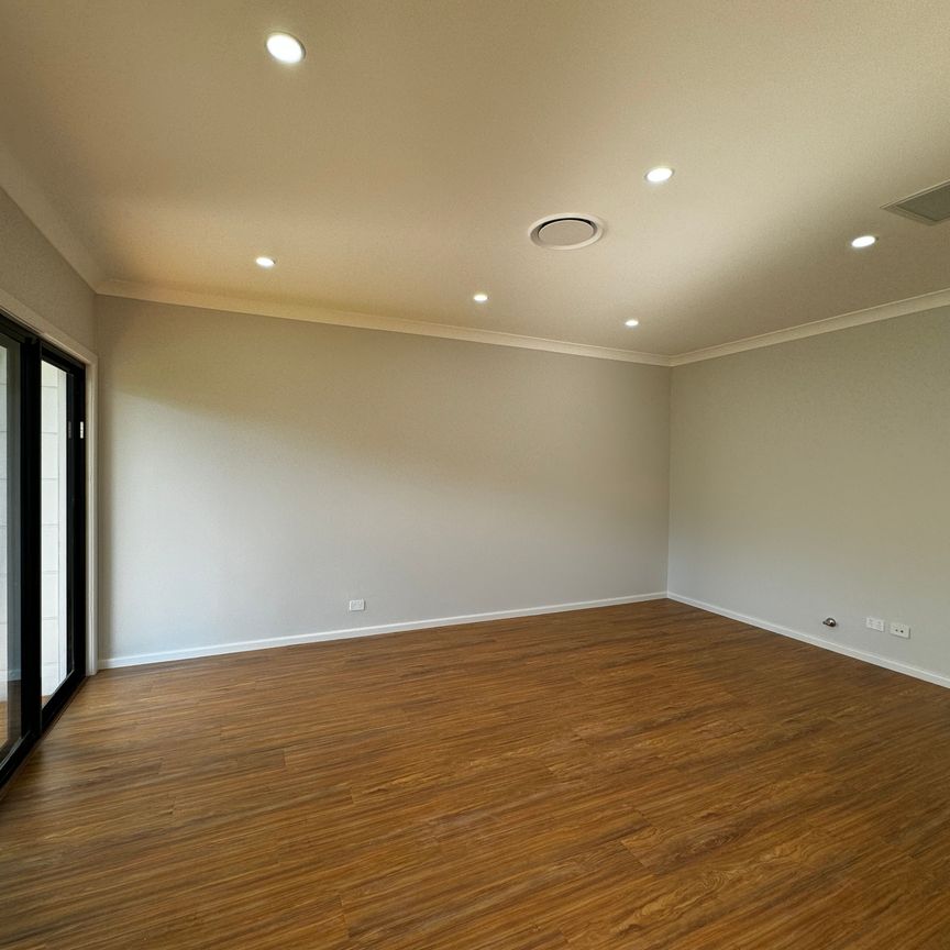 Convenient Living in Morisset - Photo 1
