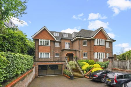 Claremont Lane, Esher, Surrey, KT10 flat to rent - Photo 2