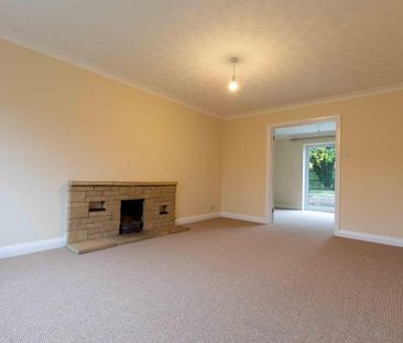 4 bedroom detached house to rent - Photo 2