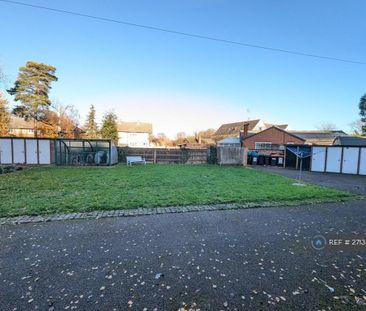 1 bedroom in a flat share to rent - Photo 6