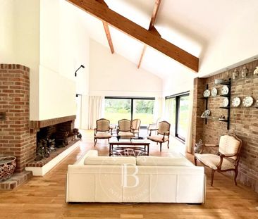 Tout savoir sur cette maison dans le quartier Beaumont, à Croix - Photo 2