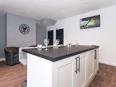 Modern Coliving House Share in Gateshead Room 3 - Photo 2