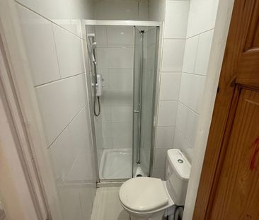 Studio Flat, Bedser Drive, UB6 - Photo 3