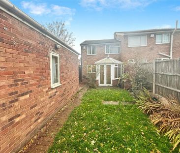 3 bedroom semi-detached house to rent - Photo 3