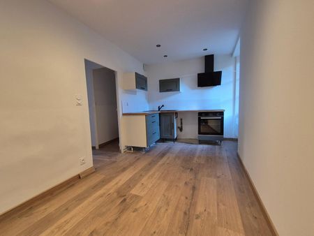 Location Appartement 3 pièces 87m² MACON 71000 - Photo 5