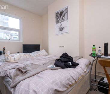 4 bedroom terraced house to rent - Photo 5