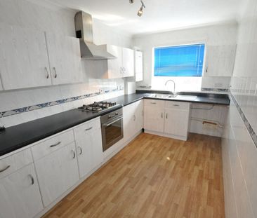 A 2 Bedroom Apartment Instruction to Let in Bexhill-on-Sea - Photo 3