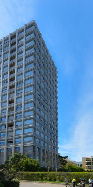 Prenez de la hauteur dans un logement rénové au 16ème étage - Photo 2