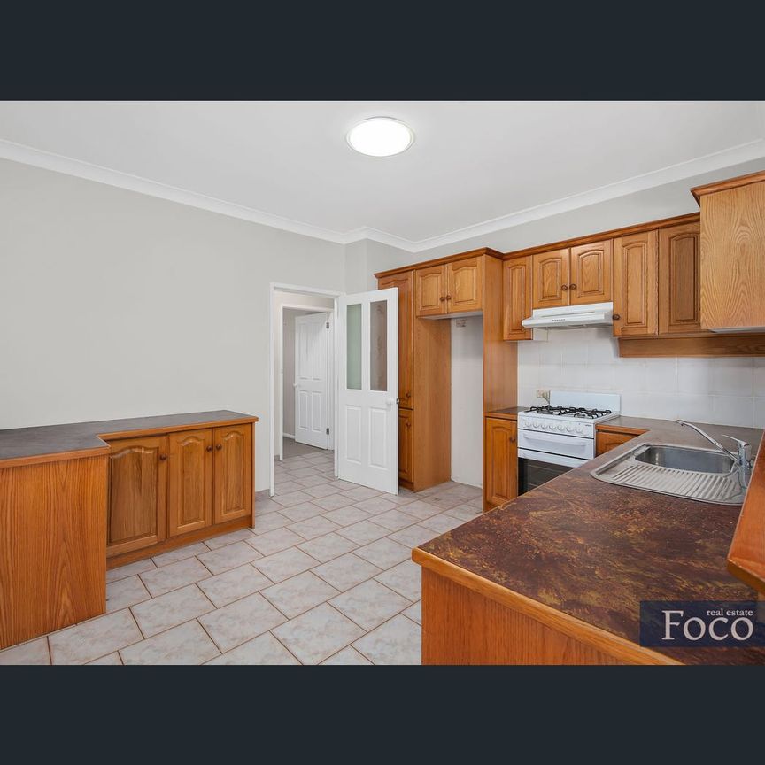7 Ulonga Pl, Toongabbie, NSW 2146 - Photo 1