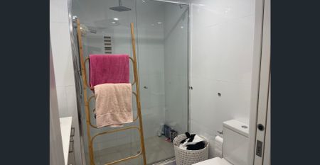 UNFURNISHED STYLISH 2 BED APARTMENT WALK TO BEACH AND LIGHT RAIL - Photo 2