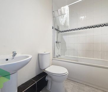 3 bedroom terraced house to rent - Photo 6
