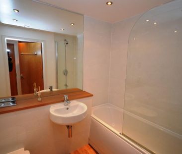 2 bedroom flat to rent - Photo 5